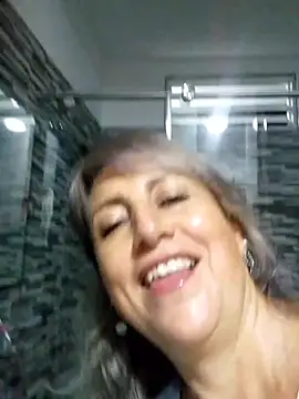 Snapshot of almaluna7 chatting on 10/14/25, 11:38 almaluna7 online show from 10/14/25, 11:38