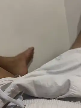 Yolngg online show from 10/16/25, 08:43