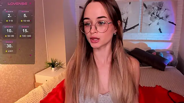 Tiffanyhunt online show from 11/07/25, 01:44