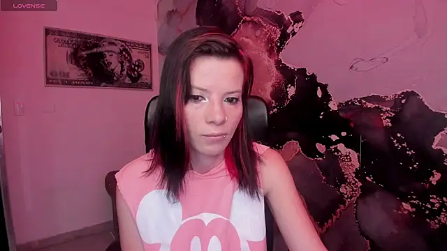 Snapshot of DanaaRey chatting on 03/13/25, 10:57 DanaaRey online show from 03/13/25, 10:57