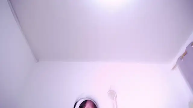 Snapshot of Vicky_Love_ chatting on 02/21/25, 01:55 Vicky Love online show from 02/21/25, 01:55