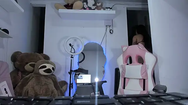 emily palmeer online show from 01/07/25, 10:32