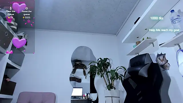 emily palmeer online show from 10/06/25, 10:23