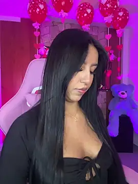 Snapshot of Tamara_Roberts1 chatting on 02/14/25, 03:54 Tamara Roberts1 online show from 02/14/25, 03:54