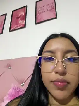 Snapshot of Tamara_Roberts1 chatting on 03/08/25, 05:28 Tamara Roberts1 online show from 03/08/25, 05:28