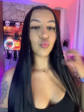 Snapshot of Tamara_Roberts1 chatting on 10/08/25, 12:19 Tamara Roberts1 online show from 10/08/25, 12:19