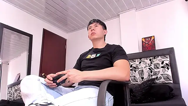 Snapshot of setsuna10 chatting on 12/11/24, 08:39 setsuna10 online show from 12/11/24, 08:39