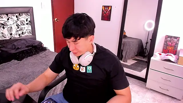 Snapshot of setsuna10 chatting on 03/08/25, 08:35 setsuna10 online show from 03/08/25, 08:35