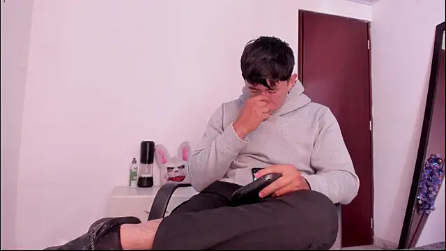 Snapshot of setsuna10 chatting on 09/18/25, 08:44 setsuna10 online show from 09/18/25, 08:44