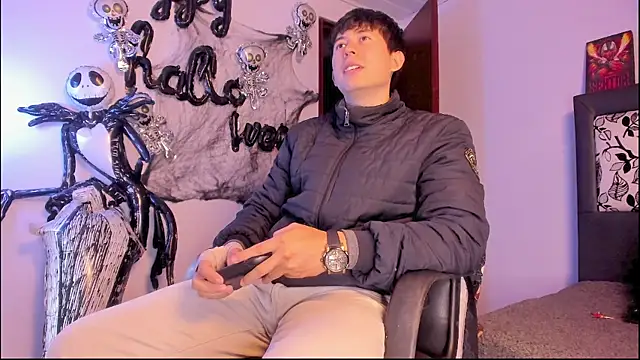 Snapshot of setsuna10 chatting on 10/31/25, 12:00 setsuna10 online show from 10/31/25, 12:00