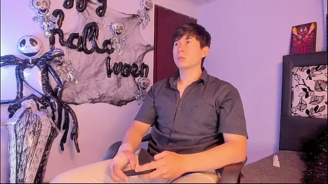 Snapshot of setsuna10 chatting on 10/31/25, 11:06 setsuna10 online show from 10/31/25, 11:06