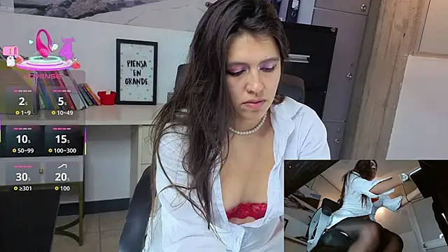 Snapshot of Gabriella_gh chatting on 11/20/25, 08:08 Gabriella gh online show from 11/20/25, 08:08