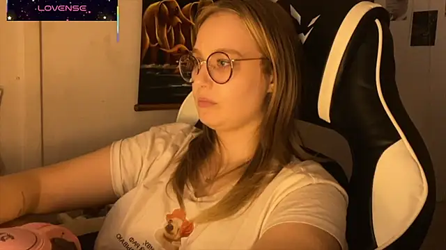 Snapshot of JacyWinslat chatting on 10/08/25, 06:05 JacyWinslat online show from 10/08/25, 06:05