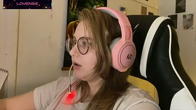 Snapshot of JacyWinslat chatting on 10/09/25, 03:54 JacyWinslat online show from 10/09/25, 03:54