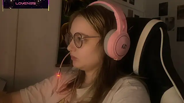 Snapshot of JacyWinslat chatting on 10/10/25, 02:27 JacyWinslat online show from 10/10/25, 02:27