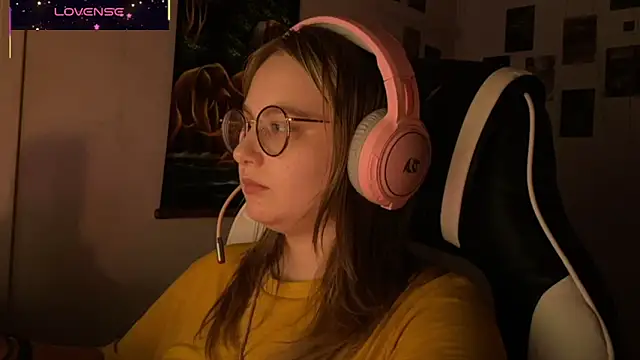 Snapshot of JacyWinslat chatting on 10/14/25, 08:20 JacyWinslat online show from 10/14/25, 08:20