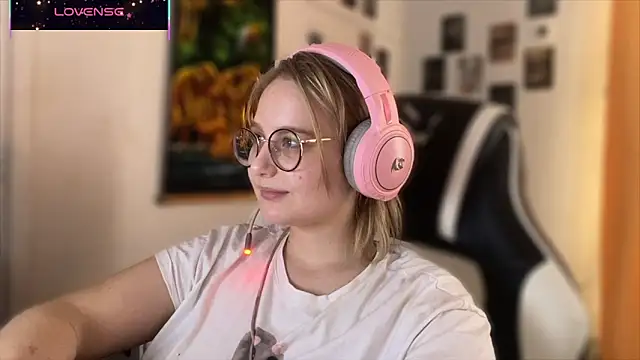 Snapshot of JacyWinslat chatting on 10/19/25, 01:12 JacyWinslat online show from 10/19/25, 01:12