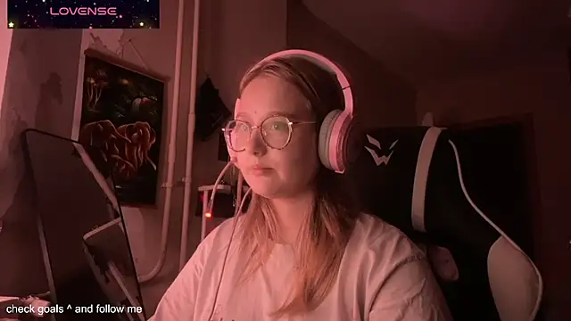 Snapshot of JacyWinslat chatting on 11/14/25, 05:33 JacyWinslat online show from 11/14/25, 05:33