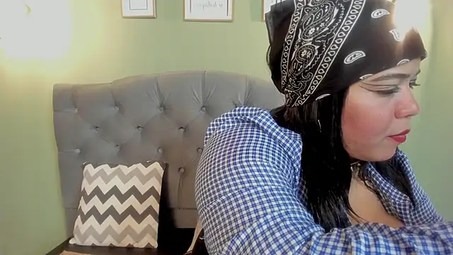 Snapshot of KRYSTENMOON chatting on 01/30/25, 03:11 KRYSTENMOON online show from 01/30/25, 03:11