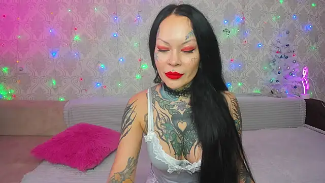 Snapshot of Megan_Black_Moon chatting on 12/26/24, 04:32 Megan Black Moon online show from 12/26/24, 04:32