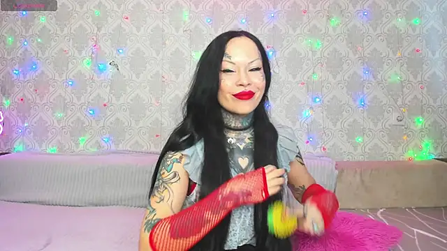 Snapshot of Megan_Black_Moon chatting on 02/14/25, 06:12 Megan Black Moon online show from 02/14/25, 06:12