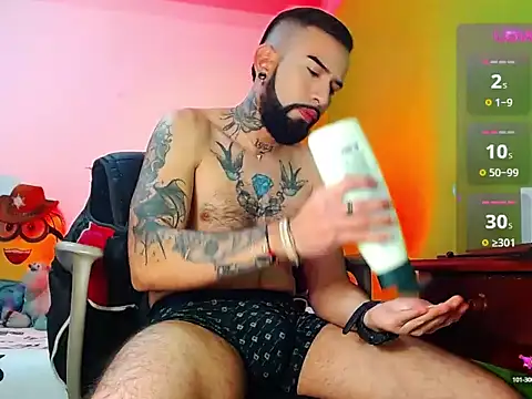 Snapshot of Diilanhott chatting on 12/18/24, 10:13 Diilanhott online show from 12/18/24, 10:13