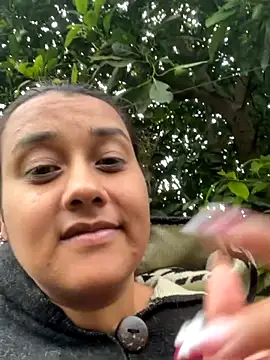 Cafeziitha02 online show from 11/30/25, 09:41