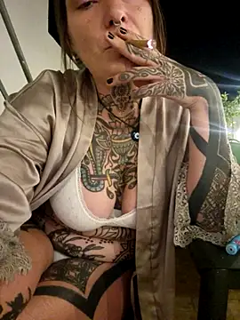 lizzardqueeen online show from 09/29/25, 09:30