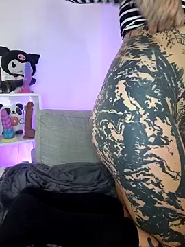 lizzardqueeen online show from 11/10/25, 07:18