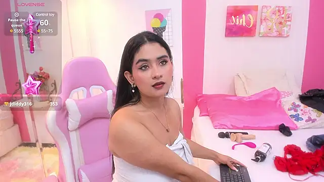 Snapshot of scarlette_15_ chatting on 01/20/25, 11:10 scarlette 15 online show from 01/20/25, 11:10
