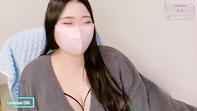 Snapshot of yukinko_o_ chatting on 11/18/25, 02:06 yukinko o online show from 11/18/25, 02:06