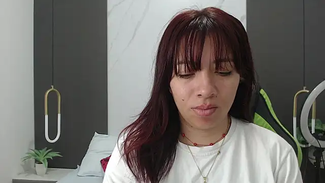 Snapshot of alma_fenix chatting on 01/18/25, 12:04 alma fenix online show from 01/18/25, 12:04