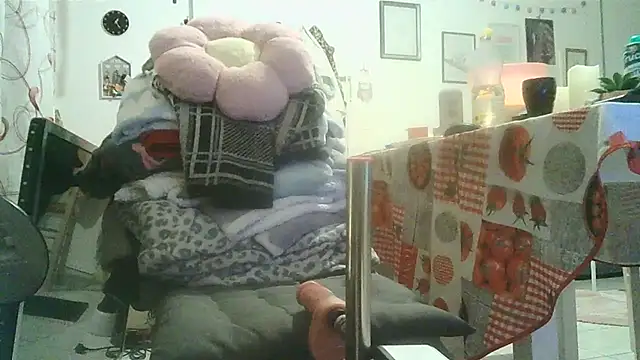 cyril020202 online show from 10/22/25, 08:41