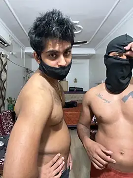 Snapshot of John_desihunk chatting on 10/26/25, 04:35 John desihunk online show from 10/26/25, 04:35