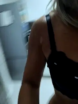 porcedda38 online show from 09/15/25, 04:23