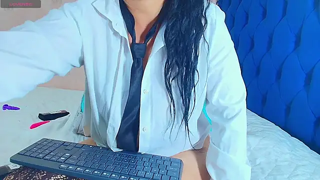 Snapshot of hotlatinateacher chatting on 02/18/25, 01:54 hotlatinateacher online show from 02/18/25, 01:54