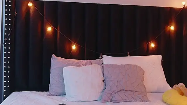 hotlatinateacher online show from 11/13/25, 07:02