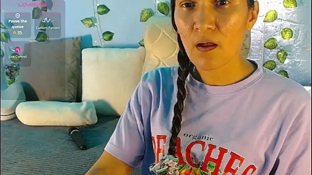 venus swet  online show from 10/20/25, 12:44