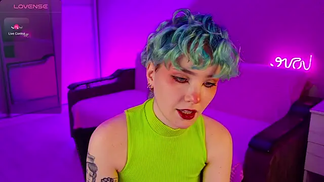 School Love online show from 12/15/24, 04:15