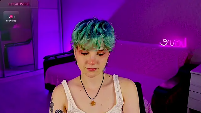 School Love online show from 12/29/24, 01:17