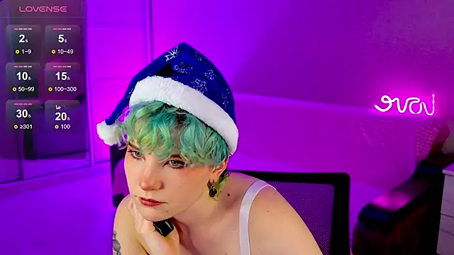 School Love online show from 12/30/24, 01:14