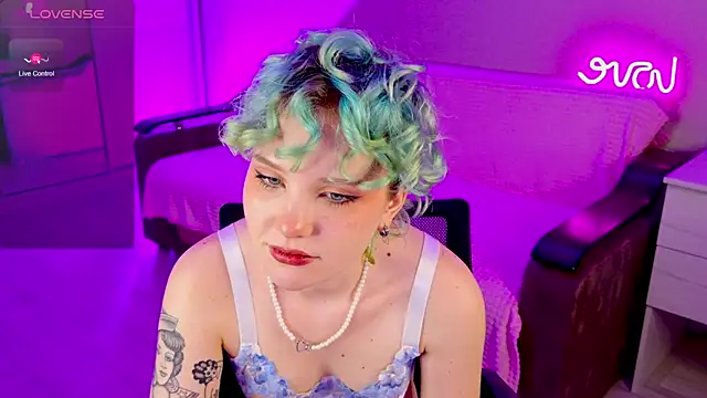 School Love online show from 01/16/25, 04:18