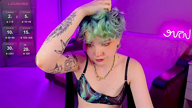 School Love online show from 01/17/25, 04:15