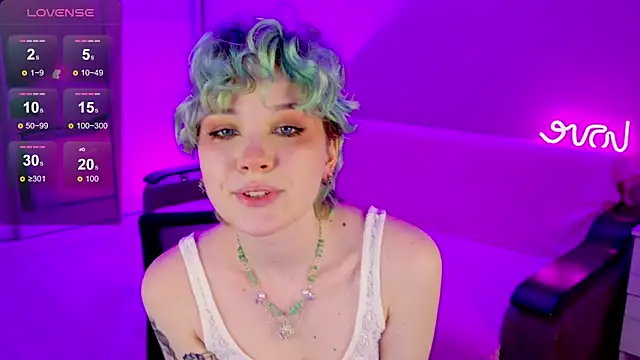 School Love online show from 01/20/25, 01:11