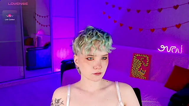 School Love online show from 03/16/25, 01:06