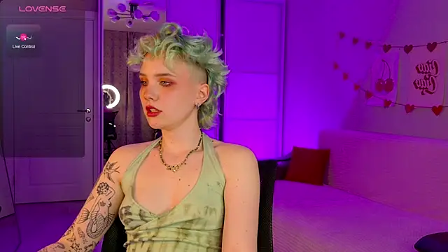 School Love online show from 03/19/25, 04:13