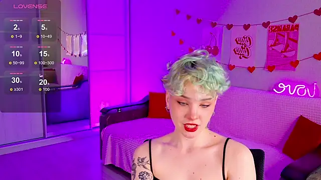 School Love online show from 03/20/25, 01:04