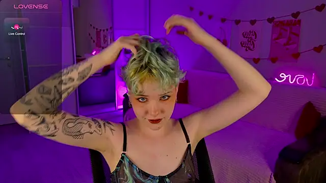 School Love online show from 03/21/25, 04:18