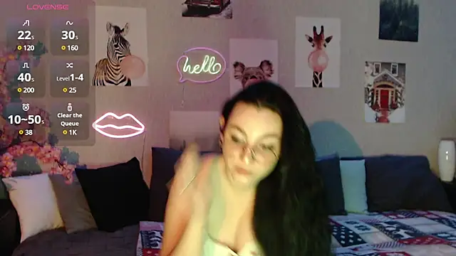 Snapshot of Fluffy_Tiffy chatting on 02/05/25, 01:58 Fluffy Tiffy online show from 02/05/25, 01:58