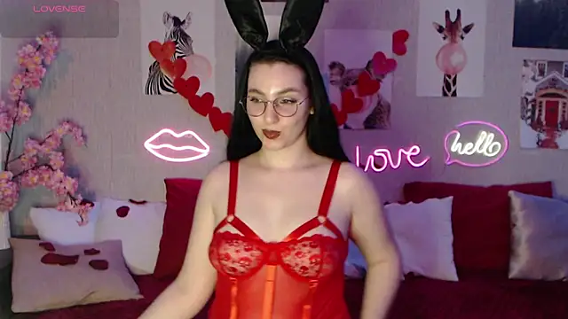 Snapshot of Fluffy_Tiffy chatting on 02/14/25, 04:04 Fluffy Tiffy online show from 02/14/25, 04:04